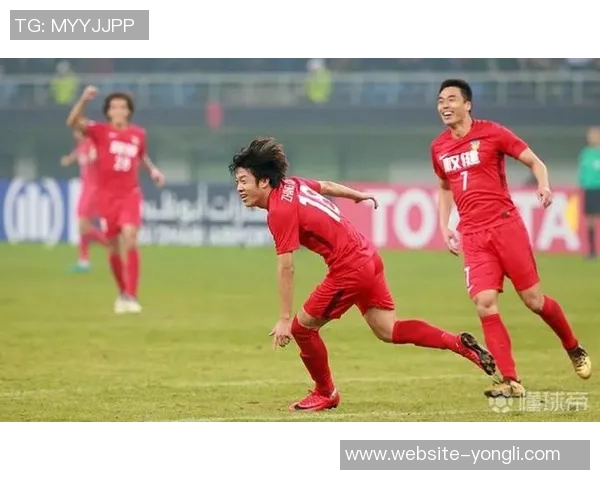 全北现代与天津权健的巅峰对决展现中超联赛的激情与魅力 全北现代与天津权健的巅峰对决展现中超联赛的激情与魅力